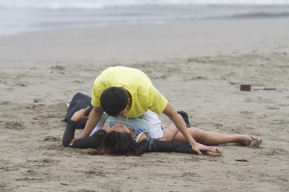 Miles recibieron el 2014 en playas (FOTOS)