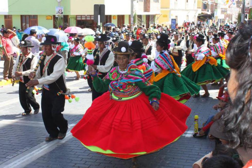 Locumba cerró los carnavales con vistoso pasacalle