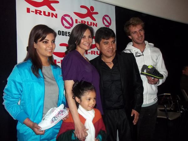 William Luna presentó vídeo 'Mi linda Wawita'