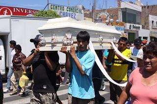 Chimbote: Dan último  adiós a colegial asesinado en "Bolívar Alto"