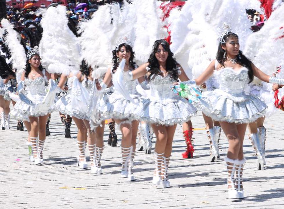 Candelaria: Vistosos trajes en parada folklórica (FOTOS)
