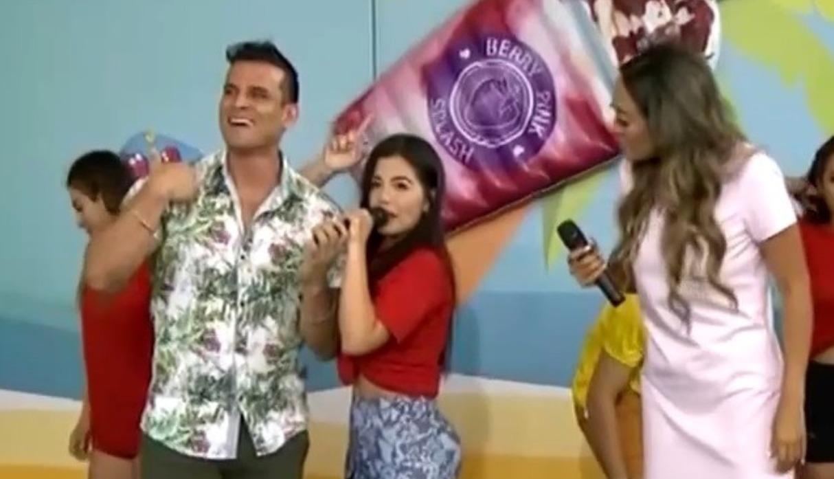 Estrella Torres hace broma pesada a Christian Domínguez. (Foto: Captura Latina)