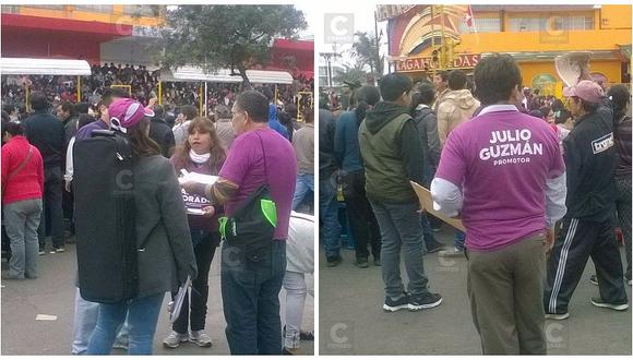 Parada Militar: Simpatizantes de Julio Guzmán recolectan firmas durante desfile