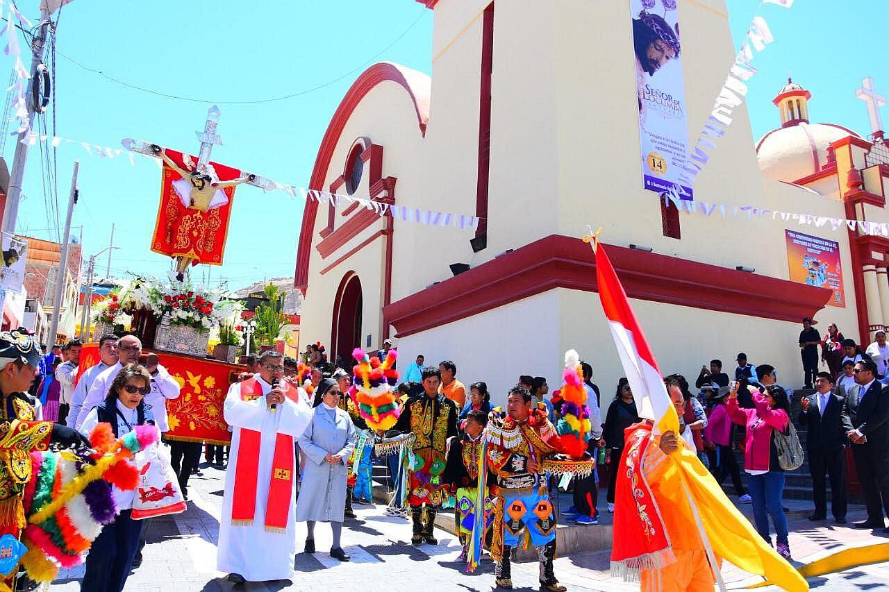 Fieles participan en Día del Pueblo en Santuario del Señor de Locumba