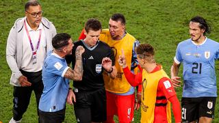 El enfado de los jugadores de Uruguay con el árbitro por los posibles penales no cobrados ante Ghana (VIDEO)