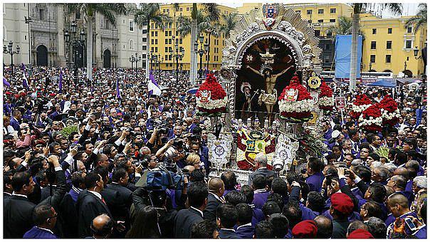 Señor de los Milagros inicia su segundo recorrido procesional de octubre (VIDEO)