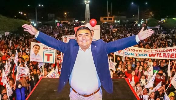 El candidato de Trabajo Más Trabajo cerró su campaña en la Plaza de aArmas de La Esperanza y recibió apoyo de miles de vecinos.