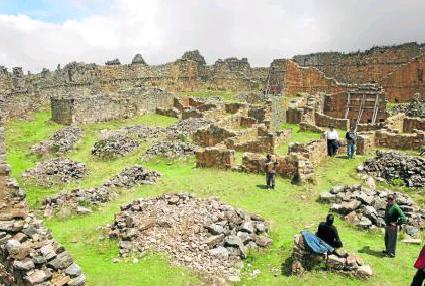 Estudian áreas de Marcahuamachuco