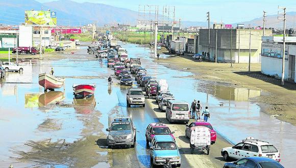 Nuevo Chimbote: Cientos de damnificados dejan lluvias y desbordes