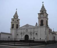 Demolerán catedral de Ica ante peligro de colapso por sismo