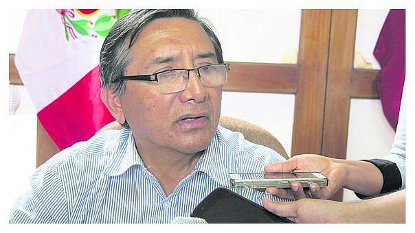 Cesan a subprefecto tras ser grabado amedrentando a policía que lo multó