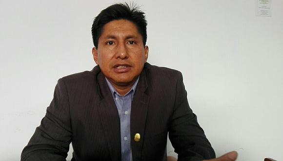 Consejero Loayza instará al ejecutivo regional culminar todas las obras paralizadas 