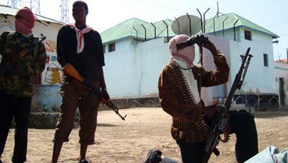 Dos muertos en ataque suicida frente a oficina de primer ministro somalí