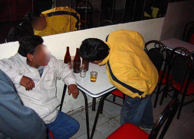 Bares funcionan sin autorización en sector de Santa Rosa