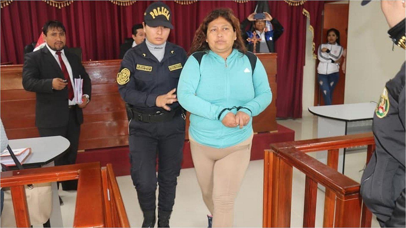 Amplían por 72 horas detención de mujer acusada de ultrajar a sus hijas (FOTO) 