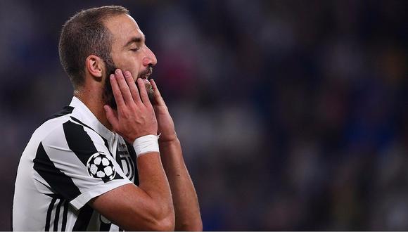 ​Gonzalo Higuaín víctima de burlas por blooper en derrota de la Juventus (VIDEO)