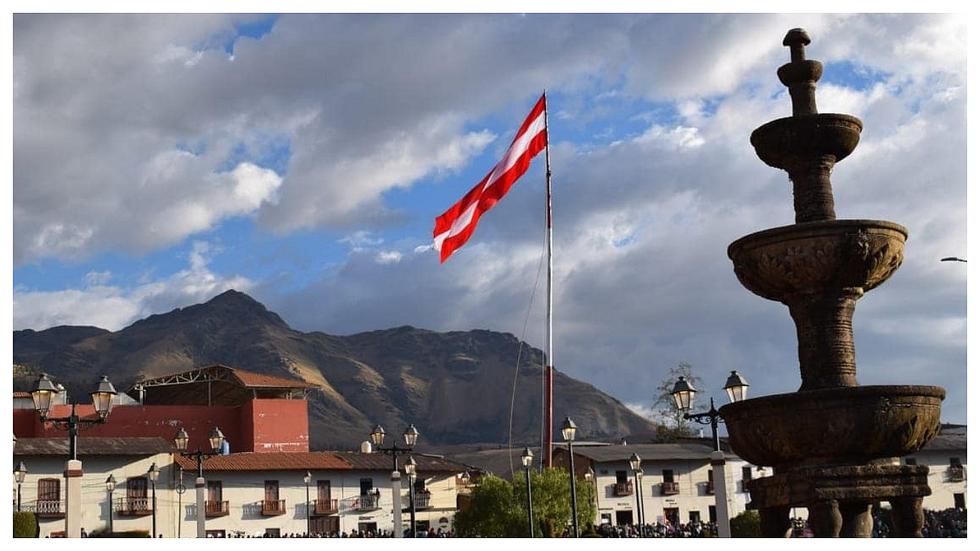 Huamachuco inicia fiesta patronal con tradicional "Parada del Gallardete" (FOTOS) 