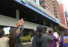 Ecuador: feministas se manifiestan en contra de la Policía por abogada desaparecida (VIDEO)