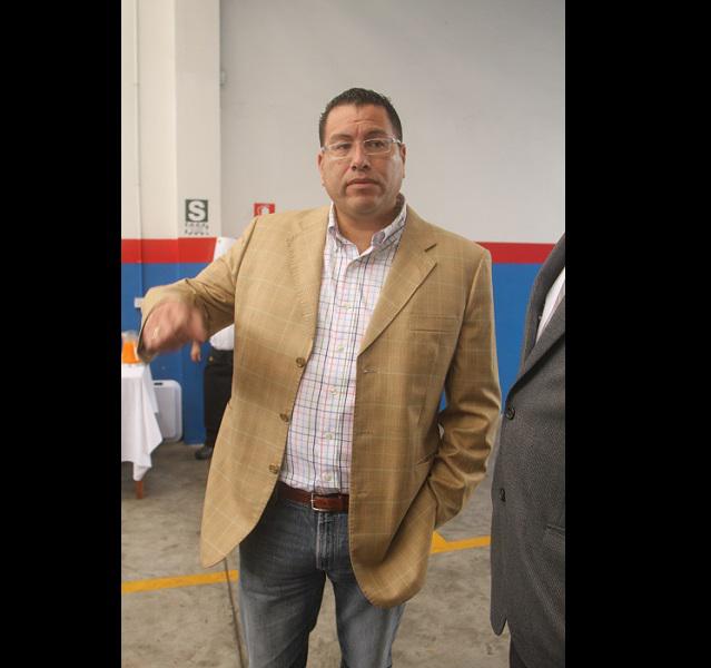 Phillip Butters será jurado de "El gran show"