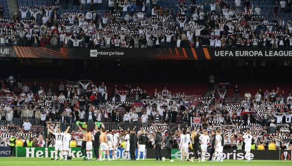 Barcelona explica masiva presencia de hincha de Eintracht Frankfurt en el Camp Nou. (Foto: AFP)