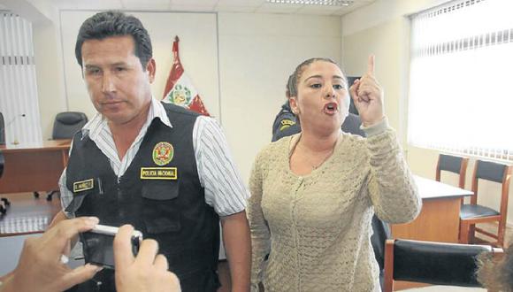 Suspenden a Dyana Díaz en la Contraloría