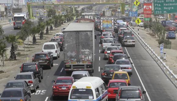 Hundimiento de vía generó gran caos vehicular en la Panamericana Sur