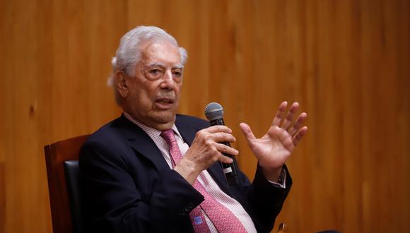 Vargas Llosa y la fuga de capitales del Perú. Foto: archivo EFE/ Francisco Guasco