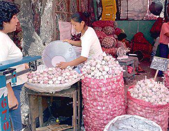 Ajo vuelve a subir en mercados de Lima
