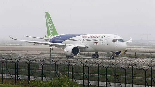 Despegó primer avión comercial chino que busca vencer a Airbus y Boeing [VIDEO]