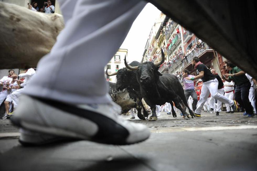 Primer encierro de San Fermín dejó cuatro heridos (VIDEO)