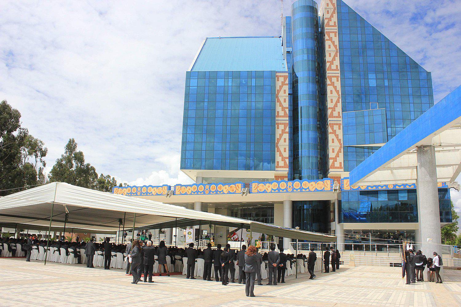 ​Seis carreras profesionales de la UNCP van por la acreditación