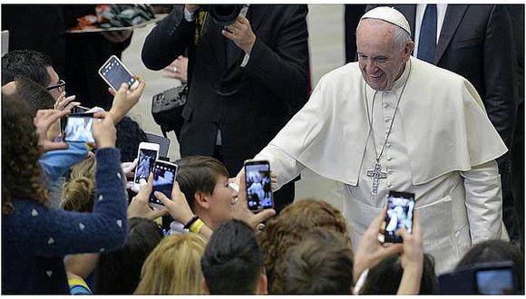 Papa Francisco critica la obsesión de jóvenes por obtener “me gusta”