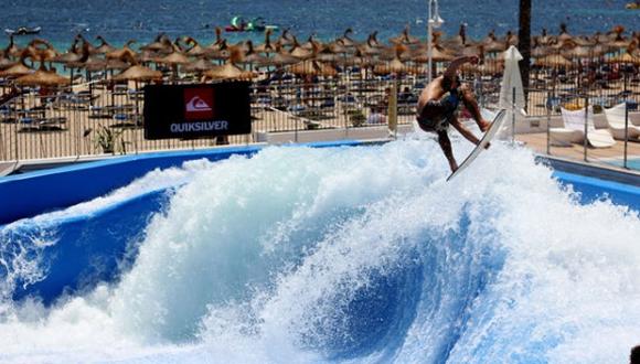 Gales tiene las olas artificiales para surfear más largas del mundo