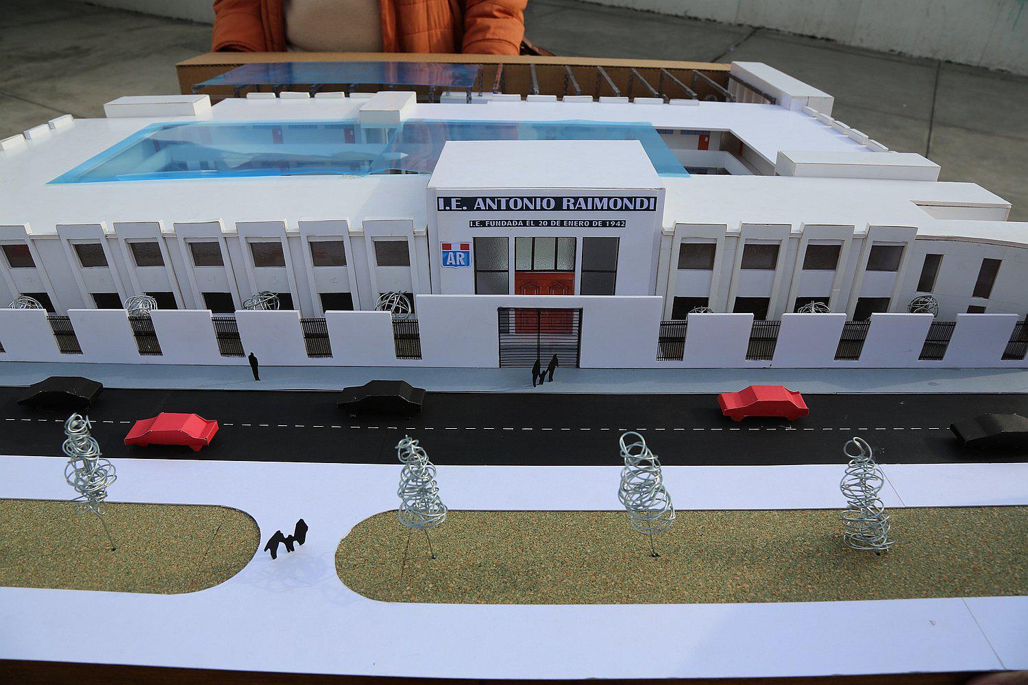 Luis Valdez: "Construcción de colegio Raimondi no se puede iniciar por un tema edil burocrático"