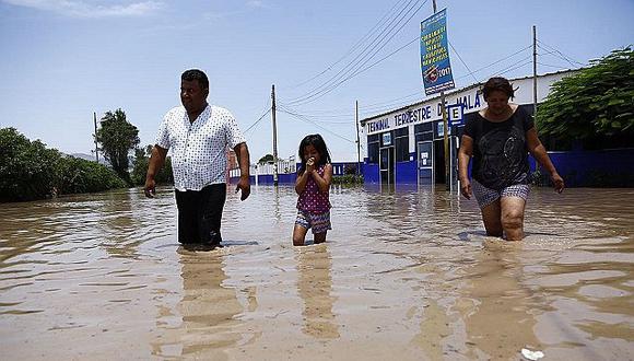 Río Mala: Desborde inunda viviendas, terminal terrestre y compañía de Bomberos (FOTOS/VIDEO)
