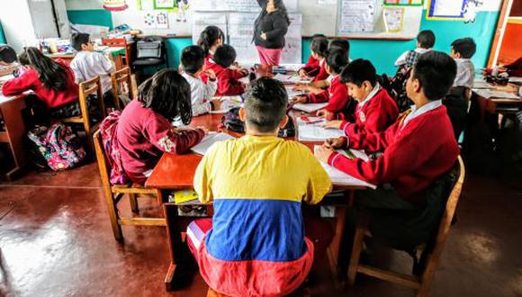 Save the Children también registró que las niñas y niños migrantes están expuestos a situaciones de discriminación, lo que podría tener incidencia en el proceso de inserción al sistema educativo, teniendo un impacto directo en el proceso de aprendizaje y permanencia. (Foto referencial Andina)