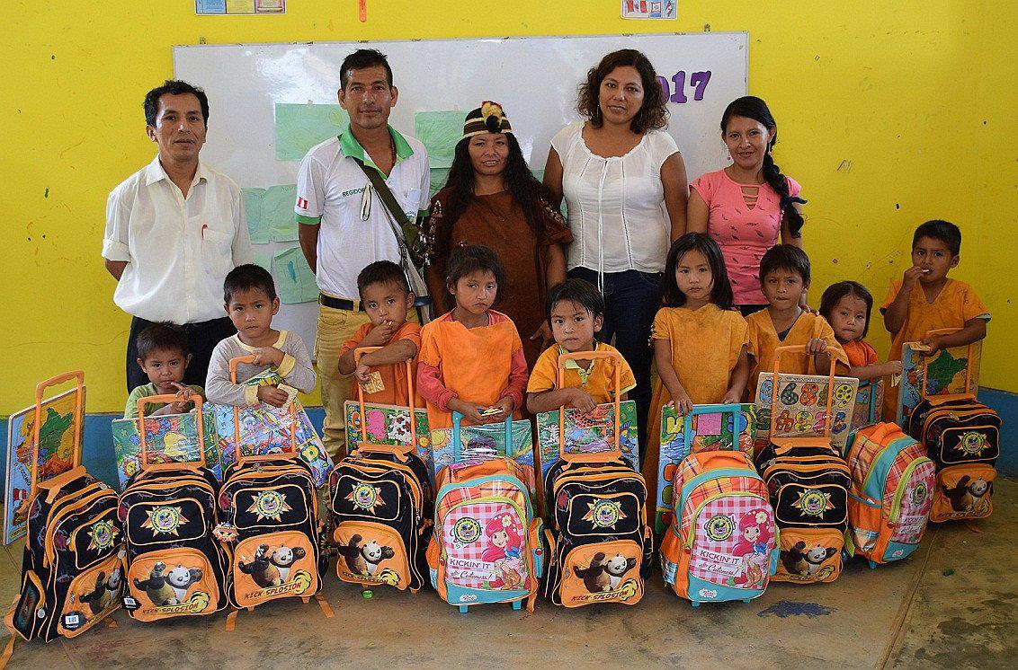 Satipo: Entregan más de 200 mochilas a niños de nivel inicial