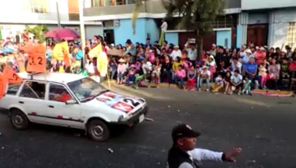Simpatizantes de Keiko fueron pifiados en pasacalle de Carnaval en Tacna (VIDEO)