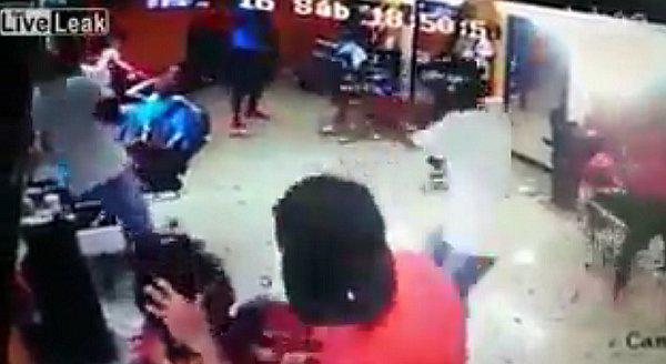 ​YouTube: Impactantes imágenes de joven asesinado en una barbería