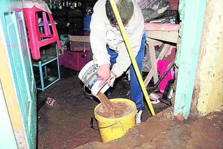 Desborde de Río Opamayo inunda cuatro casas rústicas