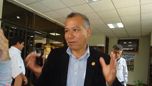 Dirigente de CGTP denuncia a Anibal Solórzano por aumentar sueldo a gerentes
