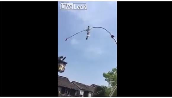Triste final: Acrobacia a 8 metros de altura termina en tragedia [VIDEO]