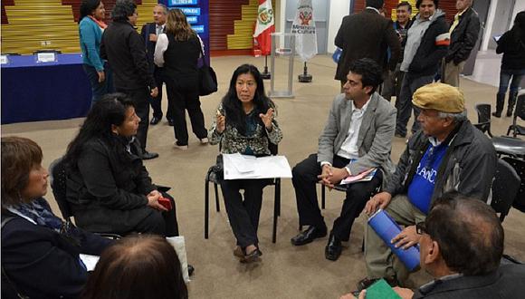 Capacitan a personal de los municipios del Perú sobre el plan de del libro y la lectura