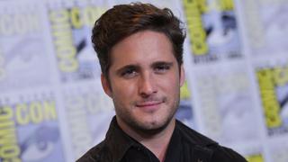 Diego Boneta confirma que un miembro de “Luis Miguel, la serie” murió por coronavirus