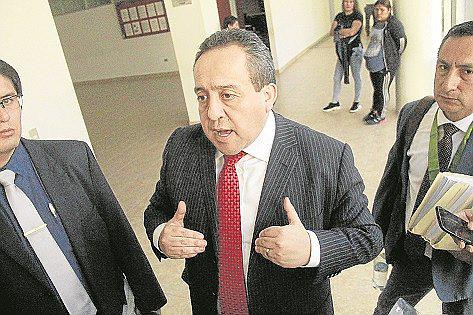 Abogado abandona a Elidio Espinoza 