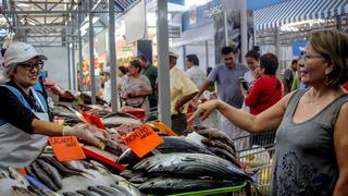 Perú alcanzó un consumo récord de 1,675 toneladas de pescado a octubre de este año