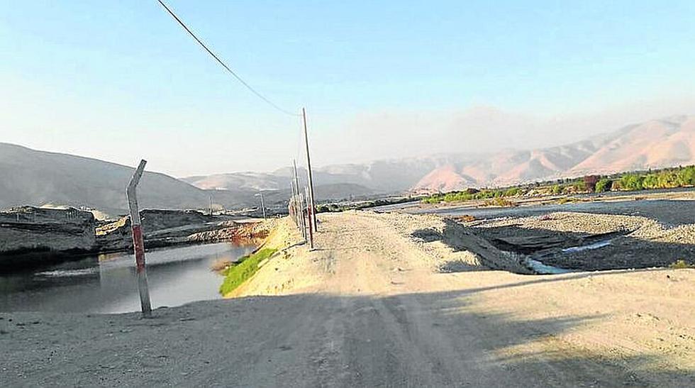 Arequipa: Obra inconclusa hace 27 años contamina río Camaná