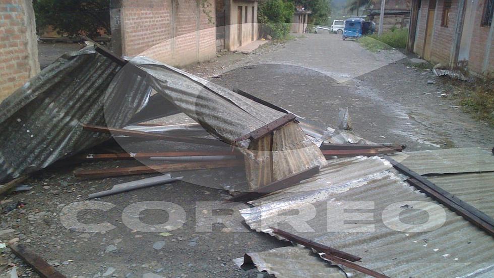 Lluvias y vientos huracanados se llevan techos de colegio y causan destrozos en Ayacucho (FOTOS)