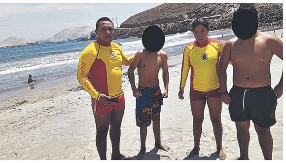 Adolescentes salvan de morir ahogados en playa 