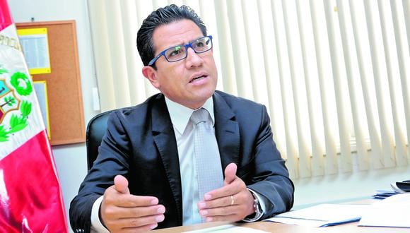 Exdefensor del Estado cuestiona además que en investigaciones a Martín Vizcarra no se haya actuado como con otros expresidentes